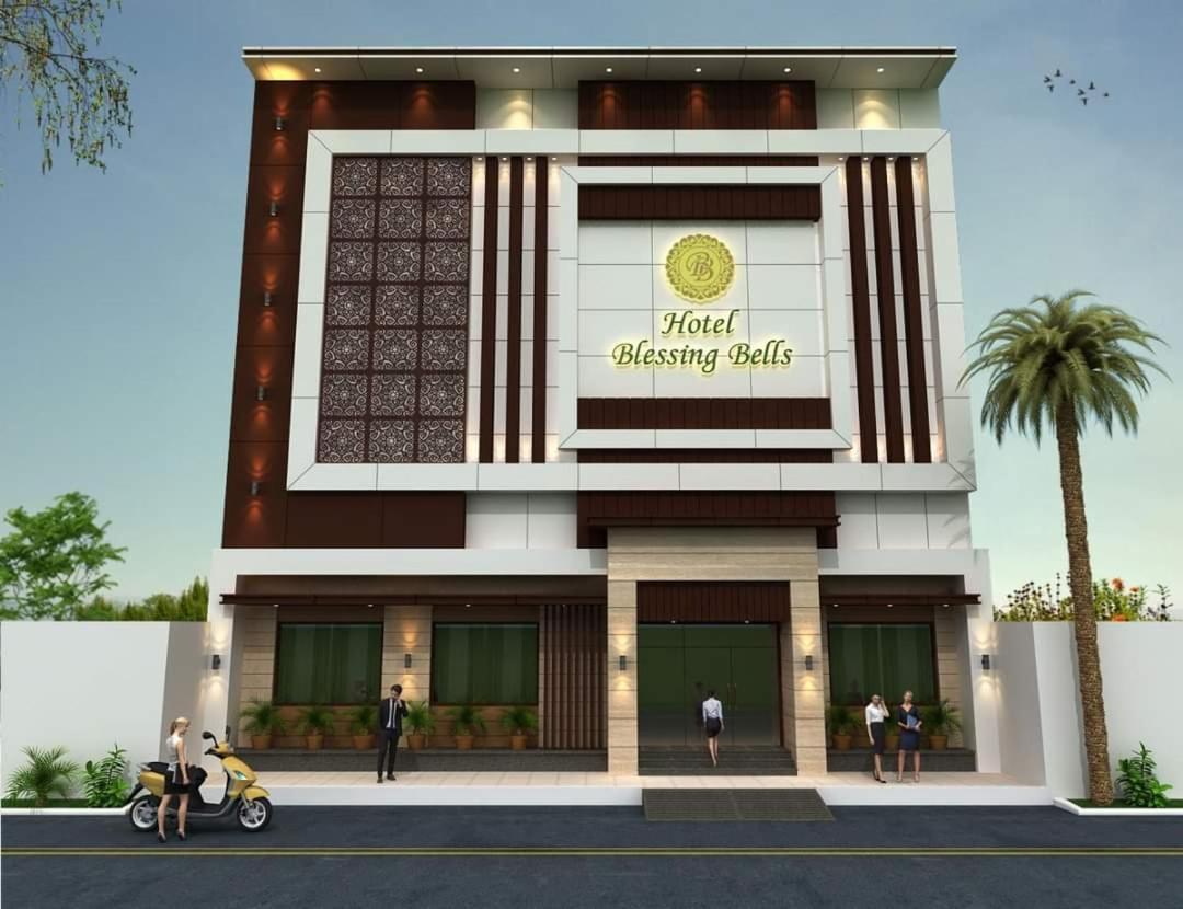 Hotel Blessing Bells Fāzilka Exterior photo