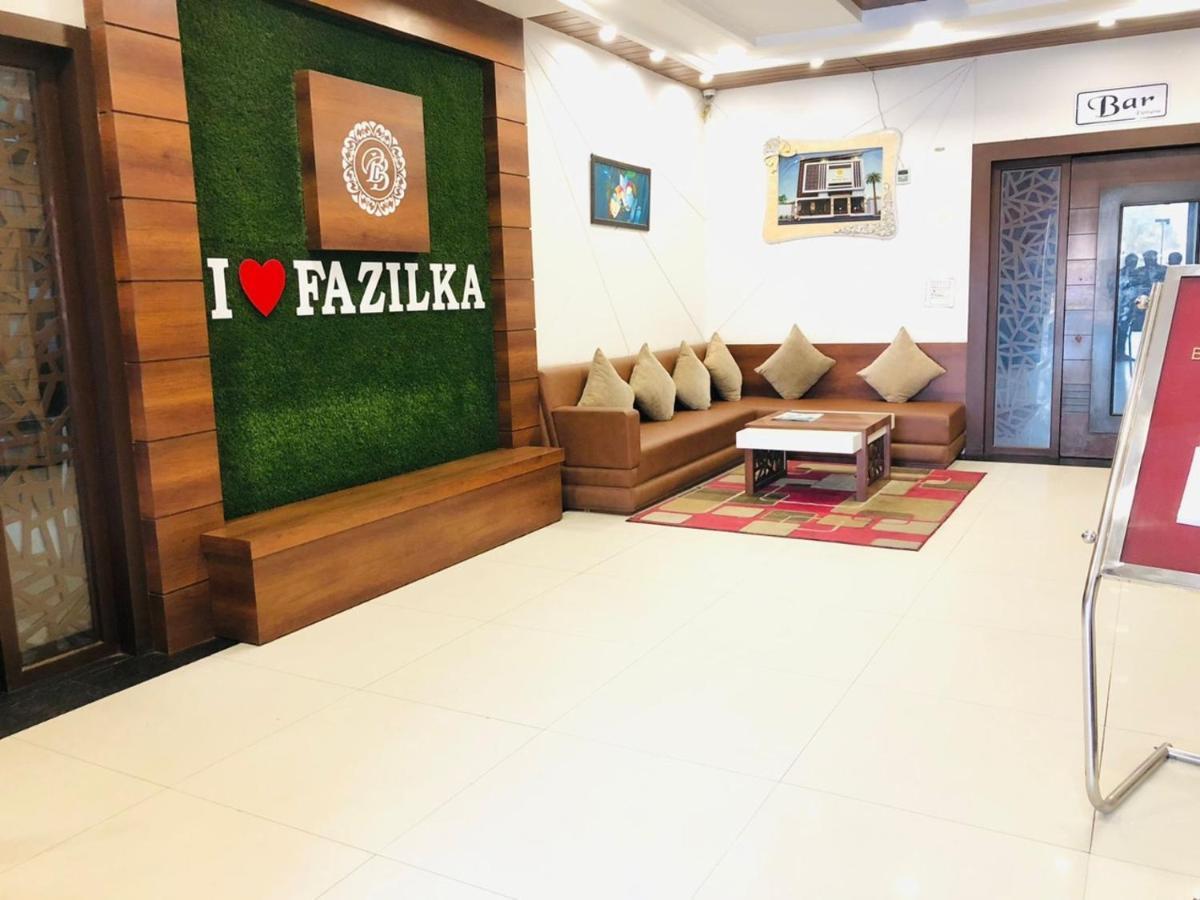 Hotel Blessing Bells Fāzilka Exterior photo